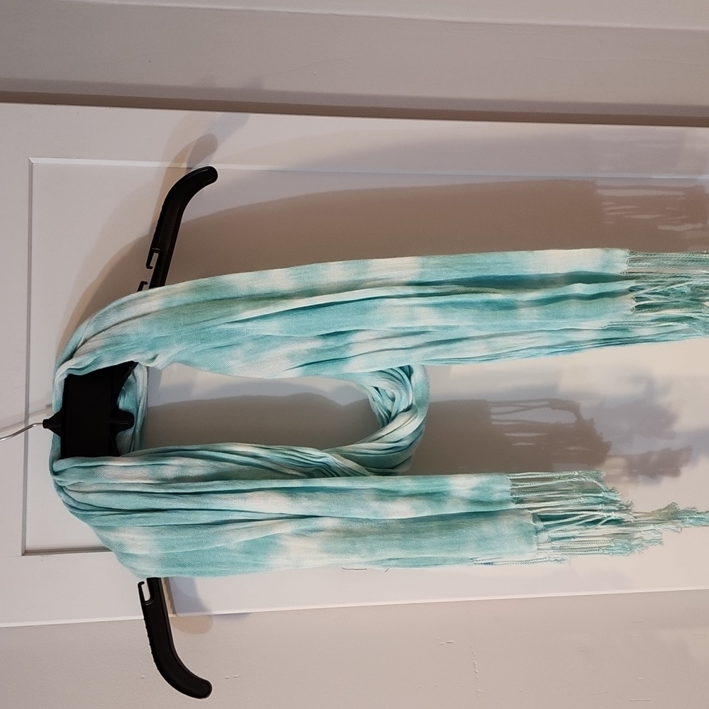 I.N.C. Interbational Concepts. Blue/white Scarf/wrap.